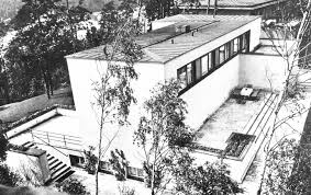 Landhaus am rupenhorn, berlin, germany (1931) 1156x771 (i.imgur.com). Berlin Grunewald Villa Rupenhorn 1928 29 Von Erich Mendelsohn Fur Sich Selbst Erbaut Zweigeschossiger Weiss Verputzter Flachdach Architecture Villa Outdoor