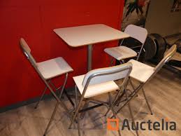 Le 24/03/2021 date de fin des enchères: Table Mange Debout Et 4 Tabourets