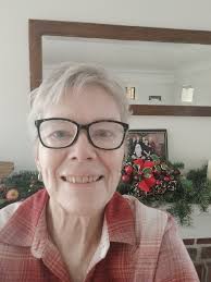 Every once in a while my dull life gets a little exciting, like here when  my friends take me out for my 68th birthday. One negroni will do it. How  dull is