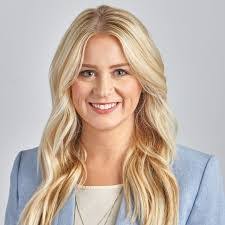 Vanessa Farris's Instagram, Twitter & Facebook