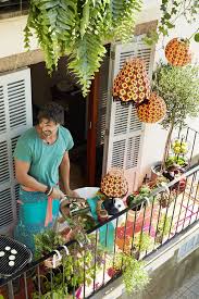 Prepare For The Balcony Party On The Balcony Ikea Balconylife Ikeacollections Sum Kleines Balkon Dekor Zimmerpflanzen Dekor Wohnung Mit Balkon Einrichten
