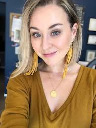 Mother Knows Best: Tales of Homemade Horror (A Women in Horror Anthology):  Ryan, Lindy, Hartmann, Sadie: 9781645481393: Amazon.com: Books