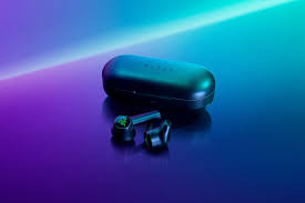 In terms of looks, razer has taken its cue from apple's airpods, whereby the gaming specialist naturally offers its true wireless headphones in the usual matte black with a green logo. Razer Hammerhead True Wireless Earbuds