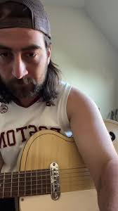 Marcos Valles Noah Kahan