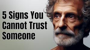 Serena Phan's Instagram, Twitter & Facebook