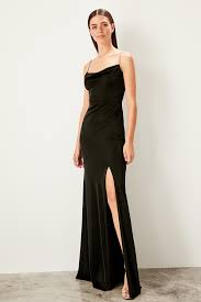 Online Alisveris Sitesi Turkiye Nin Trend Yolu Trendyol Aksamustu Giysileri The Dress Elbise