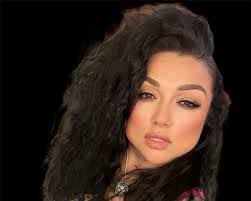 Shari Cooley's Instagram, Twitter & Facebook