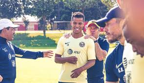 Dos santos began his football career at a very young age, being recruited by spanish club. Giovani Dos Santos Ya Entrena Con El America Vanguardia Mx