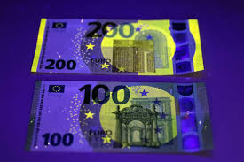 Alle infos zum neuen geldschein bekommen sie gebündelt hier. Ab 2019 In Umlauf Der Neue 100 Und 200 Euro Schein Bild 1
