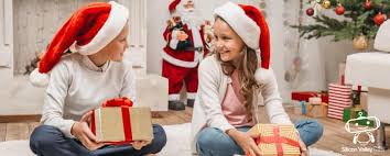 Weihnachtsquiz lustig gibt es für viele gelegenheiten, aber natürlich sind vor allem kinder davon mehr als begeistert. Kinderweihnachtsfeier Online 10 Ideen Zur Virtuellen Feier