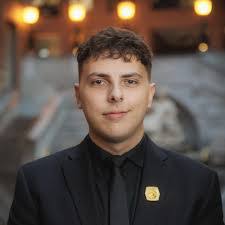 Dominic Renda's Instagram, Twitter & Facebook