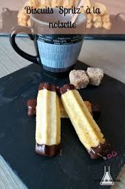 Biscuits Spritz A La Noisette Companion Ou Non Le Labo De Maman In 2020 Desserts Biscuits Spritz