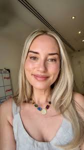 I am 56 years old and I want to call to all my over and under 50 threaders:  ”Hey girl … Hey!” 💋 Post a pic