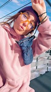 Zeachin around with my bestfran @kaycee.franklin . . #snowboarding  #bearmountain #girlswhosnowboard #forceofnature #wintersports #mountainlife  #californiadreaming #sunandsnow #snowboarder #burtonpartner