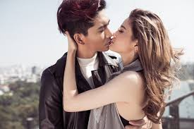 Trương quỳnh anh xuất hiện trong chương trình gương mặt showbiz. TrÆ°Æ¡ng Quá»³nh Anh Len Tiáº¿ng Sau Khi Tim Kháº³ng Ä'á»‹nh Ly Hon Chá»‰ La Chuyá»‡n Giáº¥y Tá» Phá»¥ Ná»¯ Tháº¿ Há»‡ Má»›i
