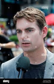 Jeff Gordon, champion de NASCAR, a fait la promotion de la Journée de  sensibilisation à la coqueluche pour la Marche caritative des dix à Times  Square, New York, le 5 août 2010 (