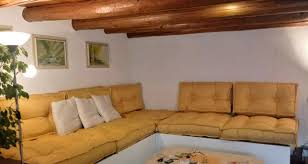 La base in muratura e un po bassa. Pallet Onfuton