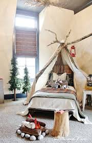 It S All About That Ceiling And 10 Simple Holiday Decorating Ideas Thistlewood Farm Kid Room Decor Bedroom Themes Simple Holiday Decor