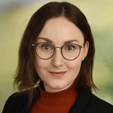 Lisa Eckert's Instagram, Twitter & Facebook