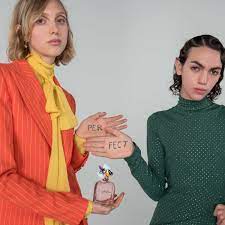 Stop motion collage for marc jacobs perfect directed by zach sebastian animated by kimberly rabbit titles by rachel goldsworthy perfect marc jacobs… Perfect Marc Jacobs