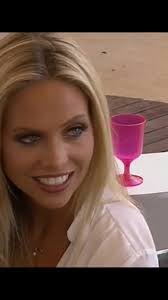 Naomi Baxter's Instagram, Twitter & Facebook