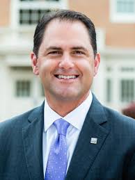 Sandy Spring Bank CEO And Leadership: Executives and Demographics