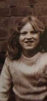 I would like to try to reconnect with an old friend named Vicki Leigh  Collins (this was her maiden name). She would be a similar age to me  (45/50). While I can't