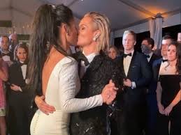 If you send it up round about 8.30, that would be fine. Uswnt Stars Ali Krieger And Ashlyn Harris Wed In Miami Outsports