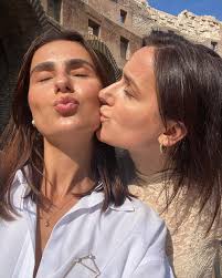 My biggest flex is that my mom and my aunties look and feel like they were  my sisters 💖 I am so happy to be here with them!