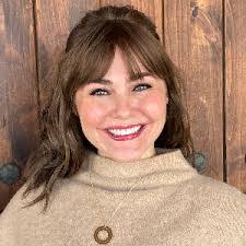 Alexis Bellinger's Instagram, Twitter & Facebook