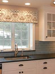 Importance Of Valances For Your Interiors Cool Kitchen Valances Add Color And Character To Window Seat Kitchen Kitchen Window Valances Trendy Farmhouse Kitchen
