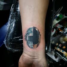 See more ideas about daft punk, punk tattoo, punk. Tattoo Uploaded By Duksa Mladenoski Tattoo Tattooing Daftpunk Colortattoo Smalltattoo 365422 Tattoodo