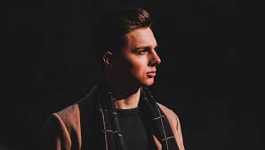 How To Be A Model For Hollister Or Abercrombie & Fitch