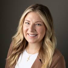 I'm excited to share that I've joined the Kiewit team as a Talent  Acquisition Advisor! So happy to be working with Katie Turner again and  immersing myself in Power Engineering!