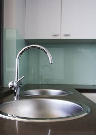 Kuchenruckwand Aus Glas Die Moderne Option Neue Dekor Kuche Spritzschutz Glas Kuchen Ruckwand Kuche Ruckwand Glas