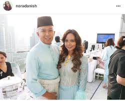 'oi' adalah sebuah program informasi berkaitan tentang industri hiburan tanahair. Nora Danish Ada Baby Bump