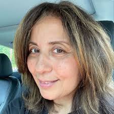 This! Simon Rosenberg is an expert who accurately predicted 2022 and  subsequent elections. Listen to him.