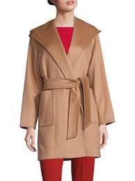 Tailored from sumptuously soft camel hair, this timeless coat features wide shawl lapels that drape into a generous, cozy hood. Pin On Verhnyaya Odezhda