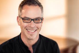 About — Heillig Manoeuvre