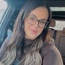 Doris Chevalier's Instagram, Twitter & Facebook