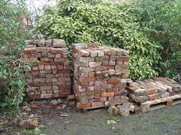 How to build a block wall without mortar: How To Build Raised Beds From Reclaimed Bricks Alice De Araujo