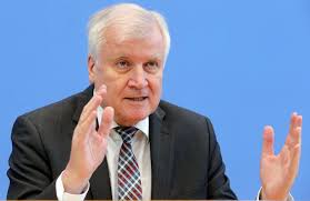 He was previously married to christine hildegard. Kriminalstatistik 2018 Seehofer Argumentiert Mit Gefuhlter Unsicherheit