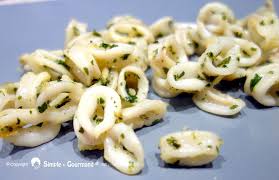 Encornet A L Ail Et Au Persil Simple Gourmand Recette Encornet Recettes De Cuisine Encornet