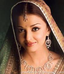 Aishwarya Rai In Beautiful Diamond Necklace Latest Jewellery Designs Beautiful Diamond Necklace Diamond Necklace Necklace