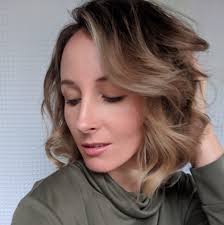 Laura Basile's Instagram, Twitter & Facebook