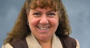 Lisa Bronstein's Instagram, Twitter & Facebook