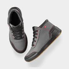 Even the smallest spill can lead to serious accidents for staff members, making safety measures are especially important in busy kitchens. Mozo Shoes The Natural Canvas Stylish Non Slip Sneakers For Men Chef Shoes Non Slip Sneakers Chef Wear