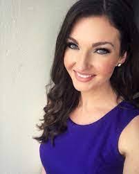 Helen Stoops's Instagram, Twitter & Facebook