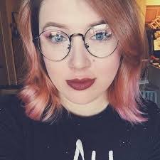 Penny Finch's Instagram, Twitter & Facebook