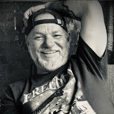 Alesia Steele's Instagram, Twitter & Facebook